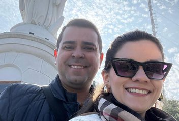 Pedro Henrique Lima e Gabriela Veras celebram 11 anos de união com viagem a Santiago